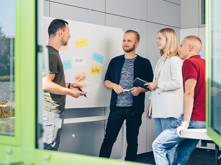 Auszubildende Gruppenarbeit