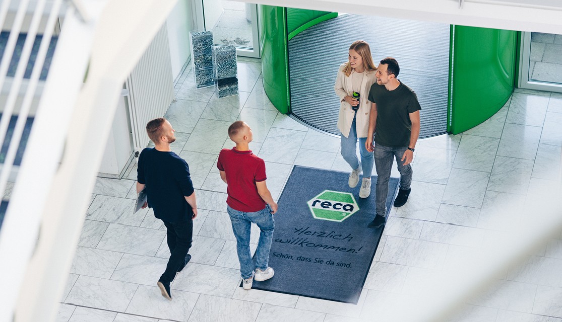 Mitarbeiter Eingangsbereich